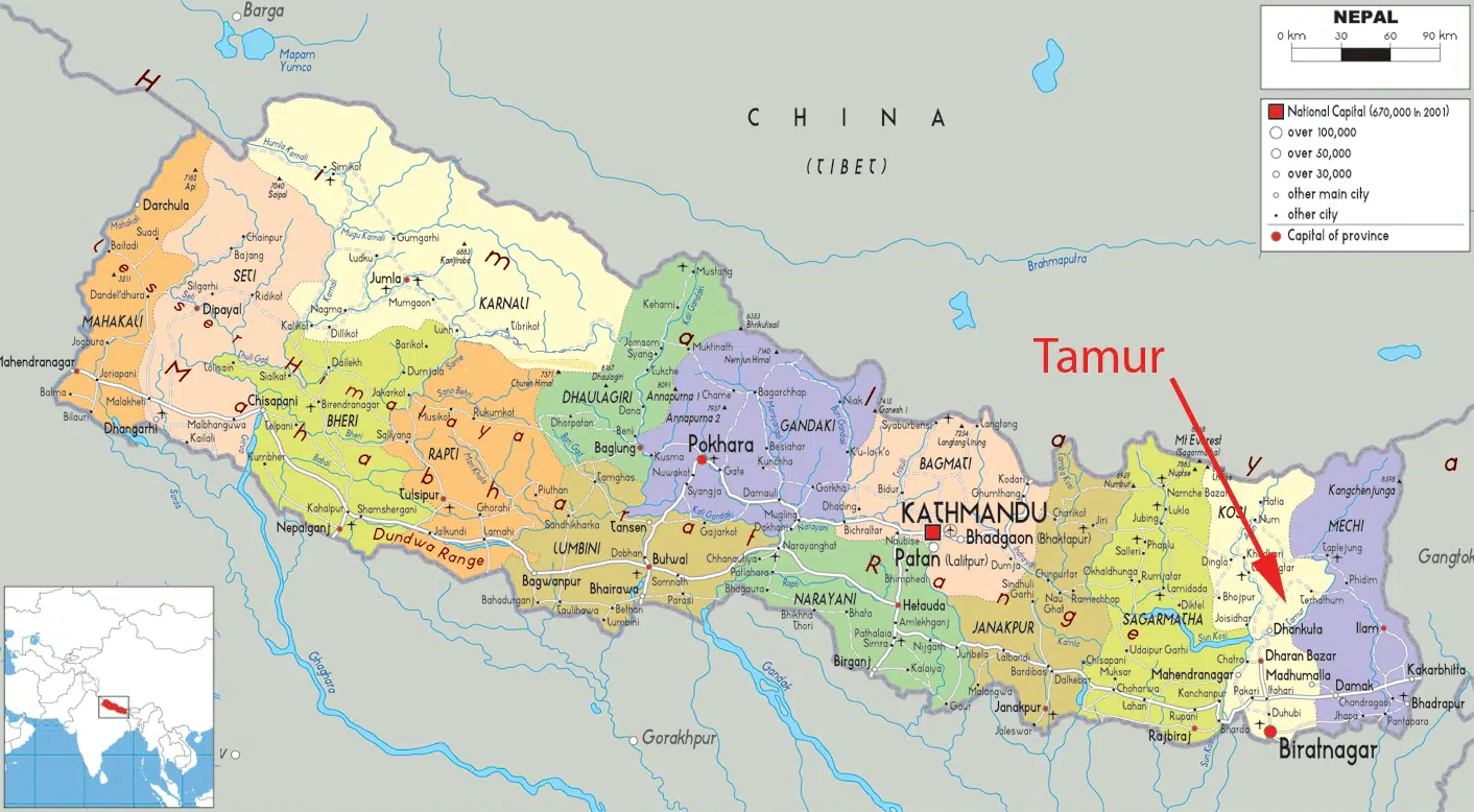 Totem Advenuture L'avventura ti aspetta con una mappa dettagliata del Nepal, che evidenzia province, citt&agrave; e la regione del Tamur. Un inserto rivela la localit&agrave; asiatica del Nepal. Perfetto per pianificare la tua prossima esperienza all'aria aperta in questa terra maestosa!. Rafting Kayaking Parapendio Canyoning Valle d&rsquo;Aosta